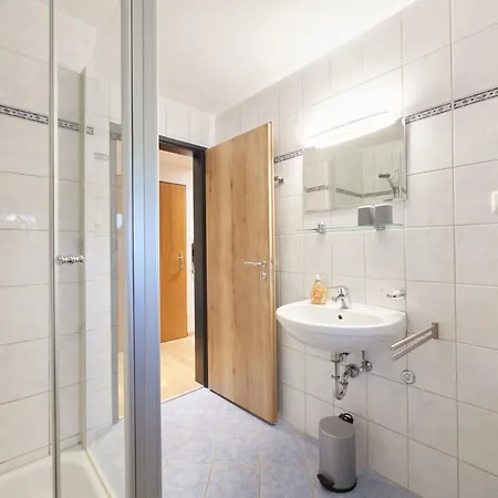 Апартаменты Gaestehaus Hoefler *
